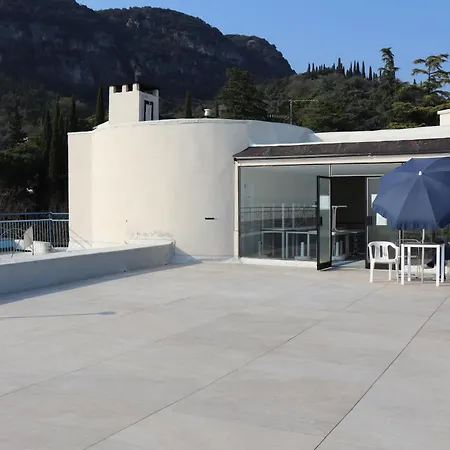 Monika 5 Garden * غارْدا